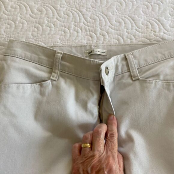 Lee At The Waist Casual Pants Stone Straight Leg Size 6 Cotton Blend​ - Picture 5 of 9